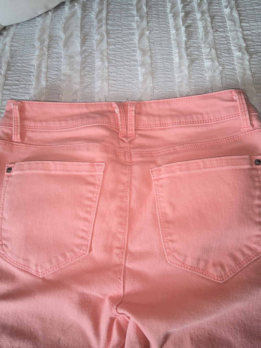 Women’s Salmon High-Rise Straight Capris - Picture 4 of 8